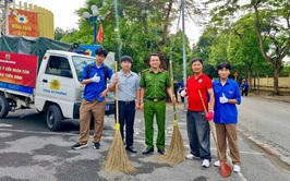Công an phường Yên Sở hưởng ứng phong trào “Toàn dân chung tay bảo vệ môi trường, vì thủ đô Xanh – Sạch – Đẹp”