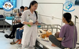 Tiêu chảy cấp do virus ở trẻ em: Phần lớn không cần dùng kháng sinh