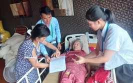 Phường Chương Mỹ: Thực hiện hỗ trợ chứng thực ủy quyền nhận lương hưu, trợ cấp tại nhà cho người cao tuổi, người yếu thế
