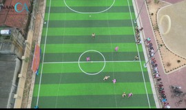 Sôi nổi trận bóng đá giao hữu giữa FC cơ quan xã Minh Châu và Câu lạc bộ Phóng viên Hà Nội.