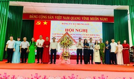 TRUNG GIÃ: GẶP MẶT KỶ NIỆM NGÀY TRUYỀN THỐNG CÁC NGÀNH XÂY DỰNG ĐẢNG VÀ TRAO QUYẾT ĐỊNH CHỈ ĐỊNH BAN CHẤP HÀNH ĐẢNG BỘ XÃ