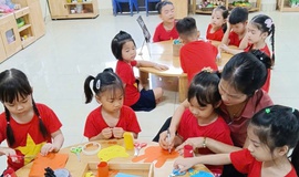 HOẠT ĐỘNG STEM “BÉ LÀM ĐÈN TRUNG THU” CỦA LỚP MẪU GIÁO LỚN MẦM NON YÊN MỸ