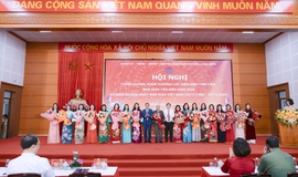 Phường Long Biên tổ chức Hội nghị tuyên dương, khen thưởng các điển hình tiên tiến, nhà giáo tiêu biểu năm 2025; kỷ niệm 43 năm ngày Nhà giáo Việt Nam