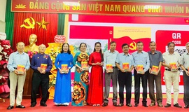 Thị trấn Quốc Oai tổ chức lễ kỷ niệm 135 năm Ngày sinh Chủ tịch Hồ Chí Minh, phát hành cuốn Lịch sử Đảng bộ, Nhân dân thị trấn giai đoạn 1945-2025