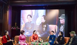Chuyện của người 