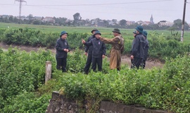 Chủ tịch UBND xã Tam Hưng Bùi Đình Thái kiểm tra thực địa, chỉ đạo ứng phó khẩn trương với bão số 3