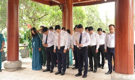 Trang nghiêm lễ dâng hương tưởng niệm các Anh hùng Liệt sĩ tại xã Thạch Thất