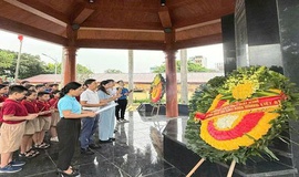 Trường Tiểu học Đại Kim tổ chức Dâng hương tưởng nhớ các Anh hùng liệt sĩ nhân dịp kỷ niệm 78 năm Ngày Thương binh, Liệt sĩ (27/7/1947 – 27/7/2025)