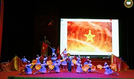 THIẾU NHI BÌNH MINH TOẢ SÁNG TẠI HỘI THI 