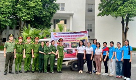 Phụ nữ phường Việt Hưng đồng hành hỗ trợ lực lượng làm nhiệm vụ A80