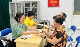 Một số hình ảnh chi trả tiền quà nhân dịp kỷ niệm 80 năm Cách mạng tháng Tám và Quốc khánh 2/9