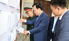 Chủ tịch UBND xã Tam Hưng kiểm tra công tác chuẩn bị bầu cử, yêu cầu đẩy mạnh tuyên truyền tạo hiệu ứng lan tỏa sâu rộng