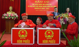 Không khí tại khu vực bỏ phiếu số 4, xã Thanh Trì rộn ràng trong ngày bầu cử