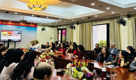 PHƯỜNG VĂN MIẾU - QUỐC TỬ GIÁM THAM DỰ HỘI NGHỊ TRỰC TUYẾN NGHIÊN CỨU, HỌC TẬP, QUÁN TRIỆT NGHỊ QUYẾT SỐ 79-NQ/TW VÀ NGHỊ QUYẾT SỐ 80-NQ/TW CỦA BỘ CHÍNH TRỊ