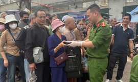 Lan tỏa yêu thương từ 500 suất cơm nghĩa tình tại Bệnh viện K Tân Triều