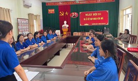Chi đoàn trường THCS Mỹ Hưng kết nạp đoàn viên