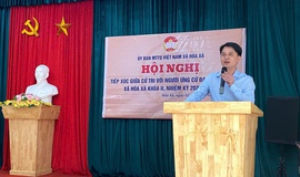 Ứng cử viên đơn vị bầu cử số 2 tiếp xúc cử tri vận động bầu cử