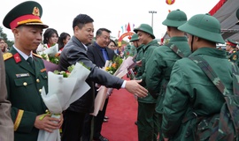 60 thanh niên xã Bình Minh hăng hái lên đường nhập ngũ