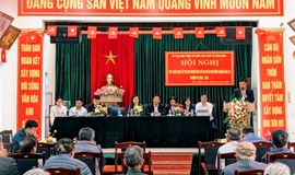 Cử tri thôn Đan Thầm tiếp xúc ứng cử viên đại biểu HĐND xã Tam Hưng