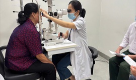 Hội cao tuổi phường Long Biên tổ chức khám và tư vấn bệnh lý về mắt cho hội viên năm 2026