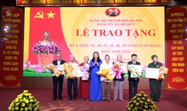Đảng ủy xã Mỹ Đức trao tặng Huy hiệu Đảng đợt 19/5; tập huấn kỹ năng, nghiệp vụ thu, nộp quản lý đảng phí và sử dụng Hệ thống thông tin giải quyết thủ tục hành chính của Đảng