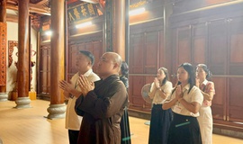 ĐOÀN LÃNH ĐẠO XÃ BÌNH MINH DÂNG HƯƠNG, CHÚC MỪNG ĐẠI LỄ PHẬT ĐẢN TẠI CHÙA VŨ LĂNG