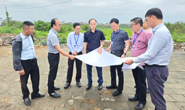 Đồng chí Đường Hoài Nam – Thành ủy viên, Bí thư Đảng ủy, Chủ tịch HĐND phường Việt Hưng kiểm tra, khảo sát một số dự án trên địa bàn phường