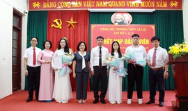 Đảng bộ Trường THPT Lê Lợi kết nạp 9 đảng viên mới