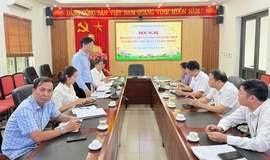 Phường Long Biên tổ chức Hội nghị ký bàn giao hồ sơ, tài liệu quản lý đất đai với xã Bát Tràng