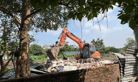 Phường Tây Mỗ tổ chức cưỡng chế thực hiện Quyết định thu hồi đất đối với 01 hộ gia đình tại Dự án đầu tư Khu nhà ở Tây Mỗ