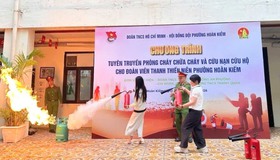 Tuyên truyền, trải nghiệm kỹ năng phòng cháy, chữa cháy và cứu nạn, cứu hộ cho học sinh Trường THCS Thanh Quan