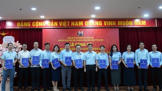 Công bố quyết định thành lập 18 Chi bộ trực thuộc Đảng bộ Trung tâm Phục vụ hành chính công thành phố Hà Nội