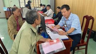 Hà Nội triển khai phổ cập dịch vụ công số, ưu tiên hỗ trợ người cao tuổi và nhóm yếu thế