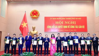 Điều động, bổ nhiệm cán bộ lãnh đạo Trung tâm Phục vụ hành chính công thành phố Hà Nội.