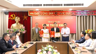 Chuyên viên Điểm hỗ trợ Dịch vụ công số Hồng Vân – Chi Nhánh 11 – đạt giải Nhất tuần 4 Cuộc thi “Tìm hiểu Nghị Quyết Đại hội Đại biểu Đảng bộ Thành phố Hà Nội lần thứ XVIII”