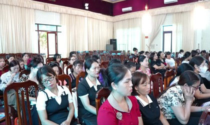 Trạm Y tế xã Hạ Bằng tổ chức tập huấn nâng cao kiến thức ATTP cho các trường Tiểu học có bữa ăn bán trú