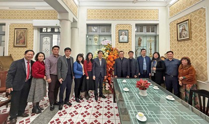 QUẬN ỦY - HĐND - UBND - UBMTTQ QUẬN VÀ 2 PHƯỜNG HÀNG BÀI, PHAN CHU TRINH ĐẾN THĂM VÀ CHÚC MỪNG NHÀ THỜ HÀM LONG NHÂN DỊP GIÁNG SINH 2024 