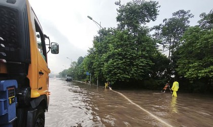 Sáng nay, Hà Nội còn hàng chục điểm úng ngập