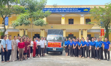 TRƯỜNG TIỂU HỌC TUY LAI A VẬN ĐỘNG ỦNG HỘ ĐỒNG BÀO CÁC TỈNH THÁI NGUYÊN, BẮC NINH BỊ ẢNH HƯỞNG DO BÃO SỐ 11
