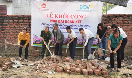 PHƯỜNG SƠN TÂY TỔ CHỨC  KHỞI CÔNG XÂY DỰNG NHÀ ĐẠI ĐOÀN KẾT CHO HỘ NGHÈO CÓ HOÀN CẢNH ĐẶC BIỆT KHÓ KHĂN