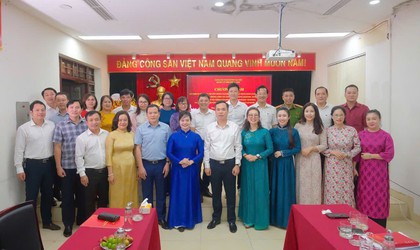 PHƯỜNG LÁNG TỔ CHỨC GẶP MẶT KỶ NIỆM CÁC NGÀY TRUYỀN THỐNG NGÀNH XÂY DỰNG ĐẢNG, DÂN VẬN, KIỂM TRA VÀ VĂN PHÒNG CẤP ỦY