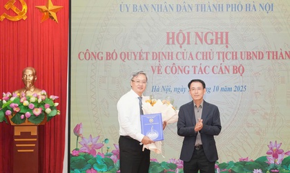 Hội nghị công bố quyết định của Chủ tịch UBND Thành phố về công tác cán bộ phường Nghĩa Đô.