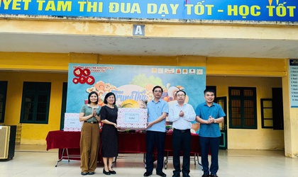 Xã Thanh Trì: Đem Trung thu yêu thương đến với học sinh Trường Dạy trẻ Khuyết tật
