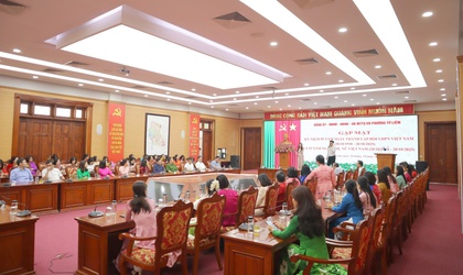 Gặp mặt kỷ niệm Ngày Phụ nữ Việt Nam 20/10 tại phường Từ Liêm