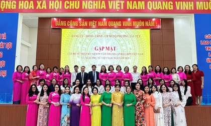 Phường Tây Tựu: Gặp mặt nữ cán bộ, công chức, viên chức, người lao động nhân Ngày Phụ nữ Việt Nam 20/10