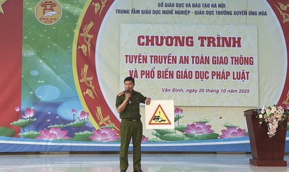 CÔNG AN XÃ VÂN ĐÌNH TUYÊN TRUYỀN LUẬT GIAO THÔNG CHO HỌC SINH TRUNG TÂM GDNN – GDTX ỨNG HÒA