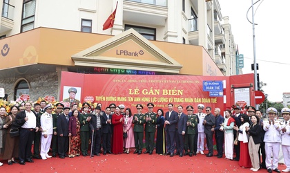 Xã Thường Tín tổ chức Lễ gắn biển tuyến đường mang tên danh nhân Lê Công Hành và Anh hùng lực lượng vũ trang nhân dân Doãn Tuế.
