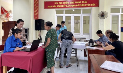 Ghi nhận ngày đầu tiên tiến hành nhập liệu trong Chiến dịch làm giàu, làm sạch cơ sở dữ liệu quốc gia về đất đai trên địa bàn phường Dương Nội
