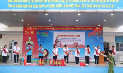Tuyên truyền phòng cháy chữa cháy cho hơn 1.200 cán bộ, giáo viên, học sinh, phụ huynh trường THCS Kim Sơn