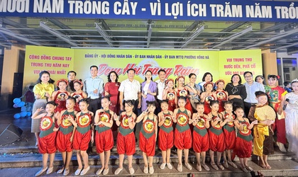 TƯNG BỪNG “ĐÊM HỘI TRĂNG RẰM TRUNG THU 2025” – THỂ HIỆN SỰ QUAN TÂM SÂU SẮC CỦA CHÍNH QUYỀN PHƯỜNG HỒNG HÀ DÀNH CHO THIẾU NHI